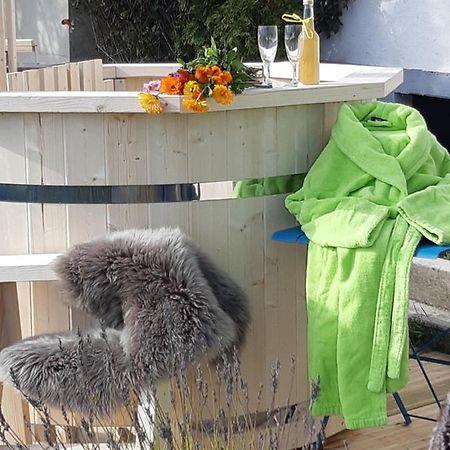 Gite La Petite Maison Horlogere Et Jacuzzi , Raquettes Les Fontenelles Kültér fotó
