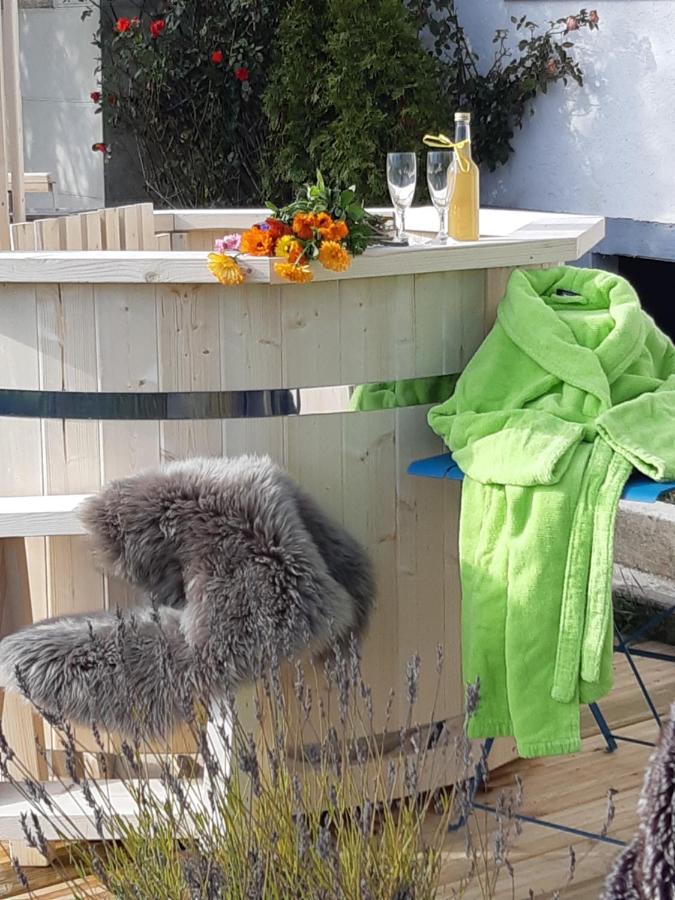 Gite La Petite Maison Horlogere Et Jacuzzi , Raquettes Les Fontenelles Kültér fotó